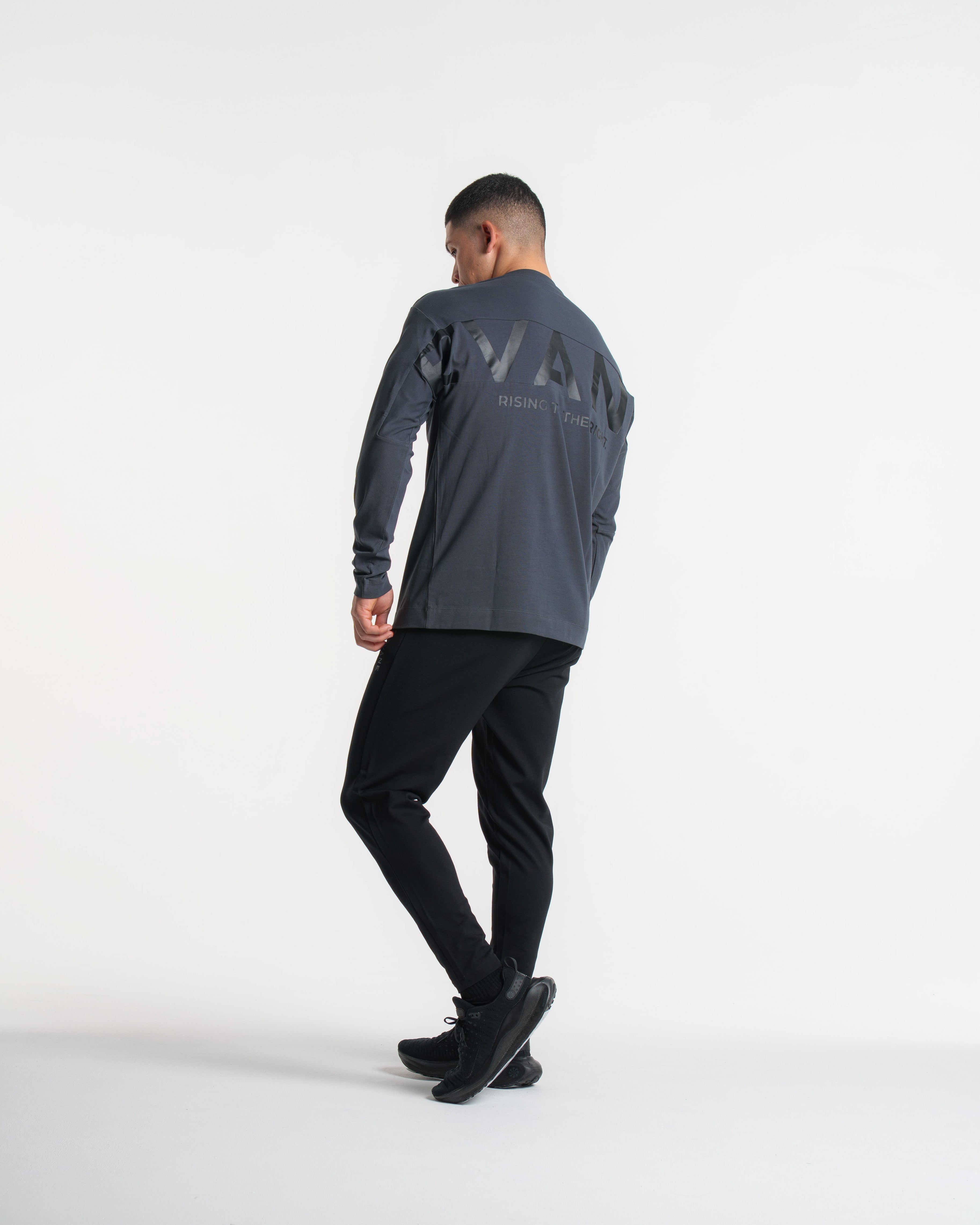 #color_charcoal gray